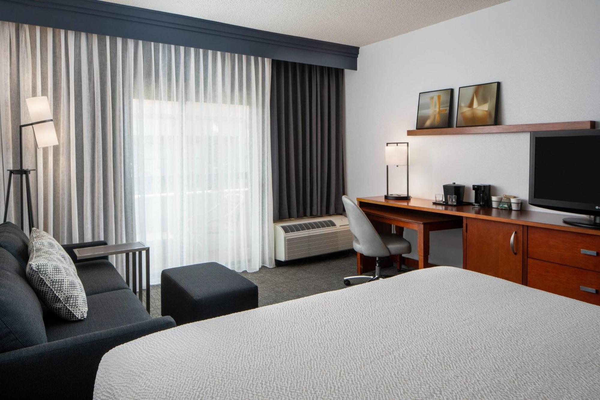 Courtyard By Marriott Dulles Airport Herndon/Reston Exterior foto